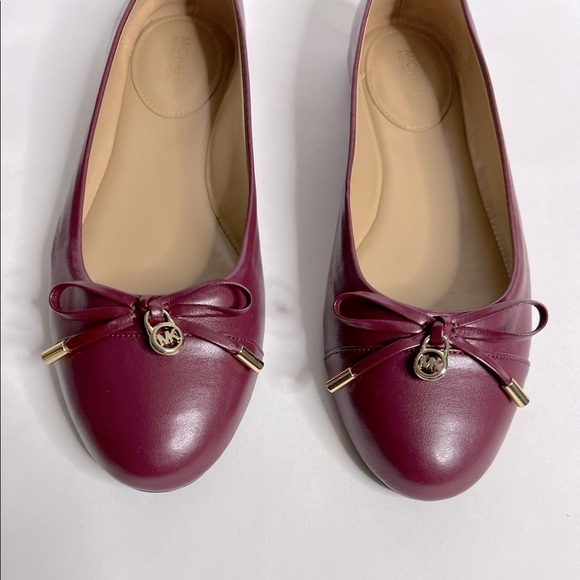 Michael Kors Melody Toe Cap Bow Ballet Flat Shoes - Picture 7 of 12